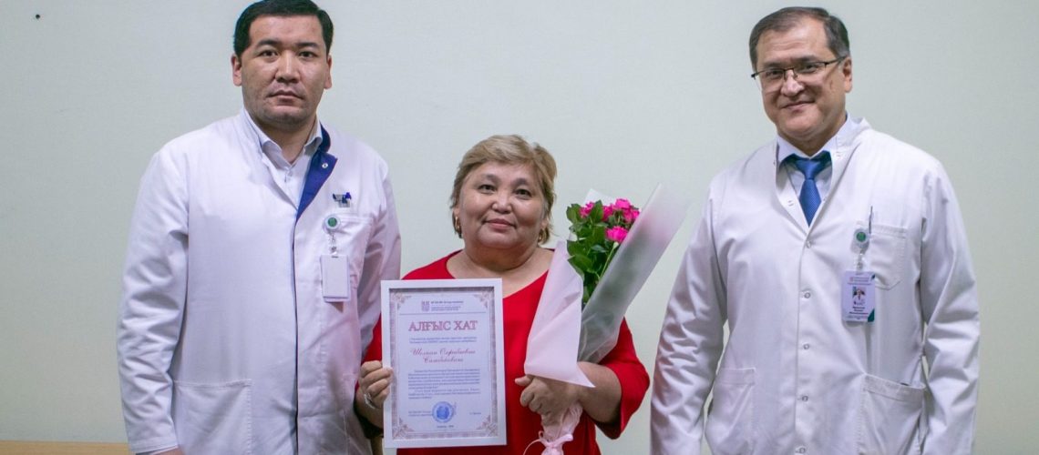 В Национальном госпитале проводили на заслуженный отдых опытную медицинскую сестру